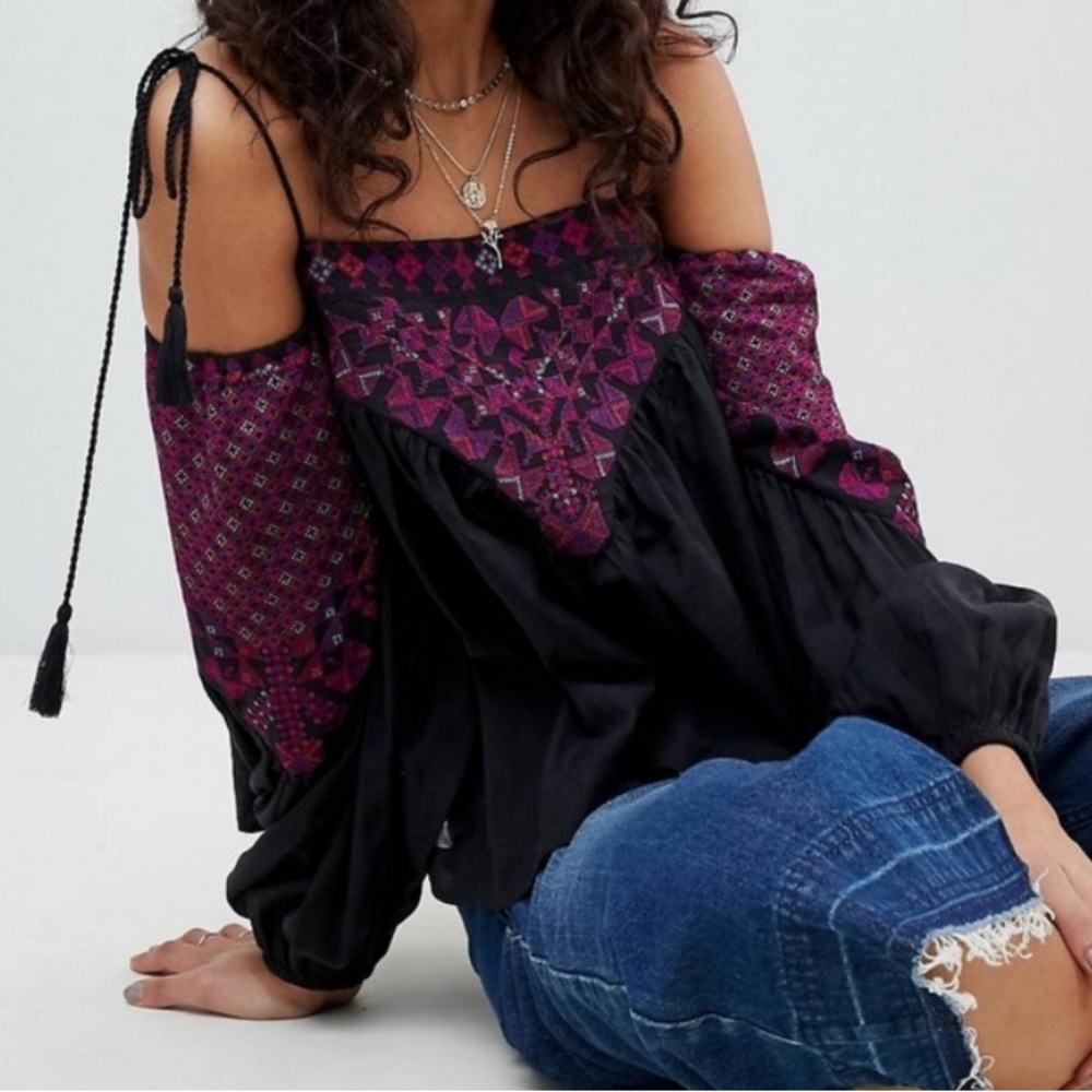 Free People Vacay Vibin’ Top - Picture 2 of 9